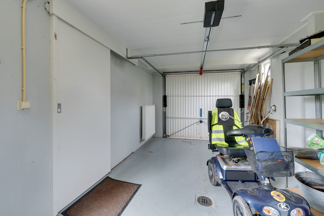 Photo 62 of Grosthuizen 83-A