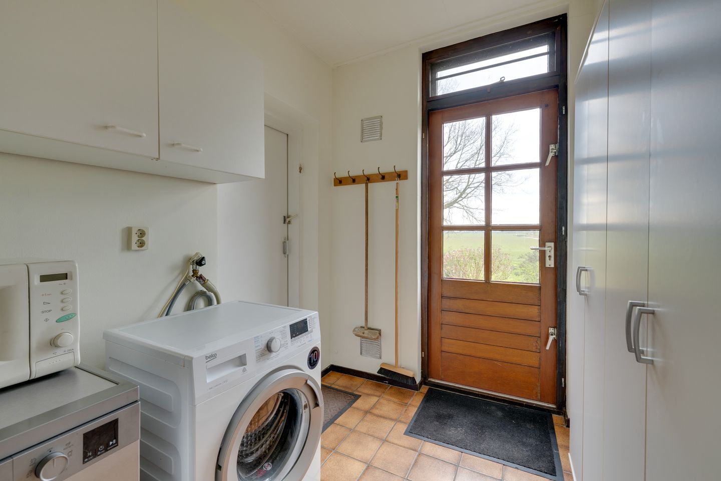 Photo 44 of Grosthuizen 83-A