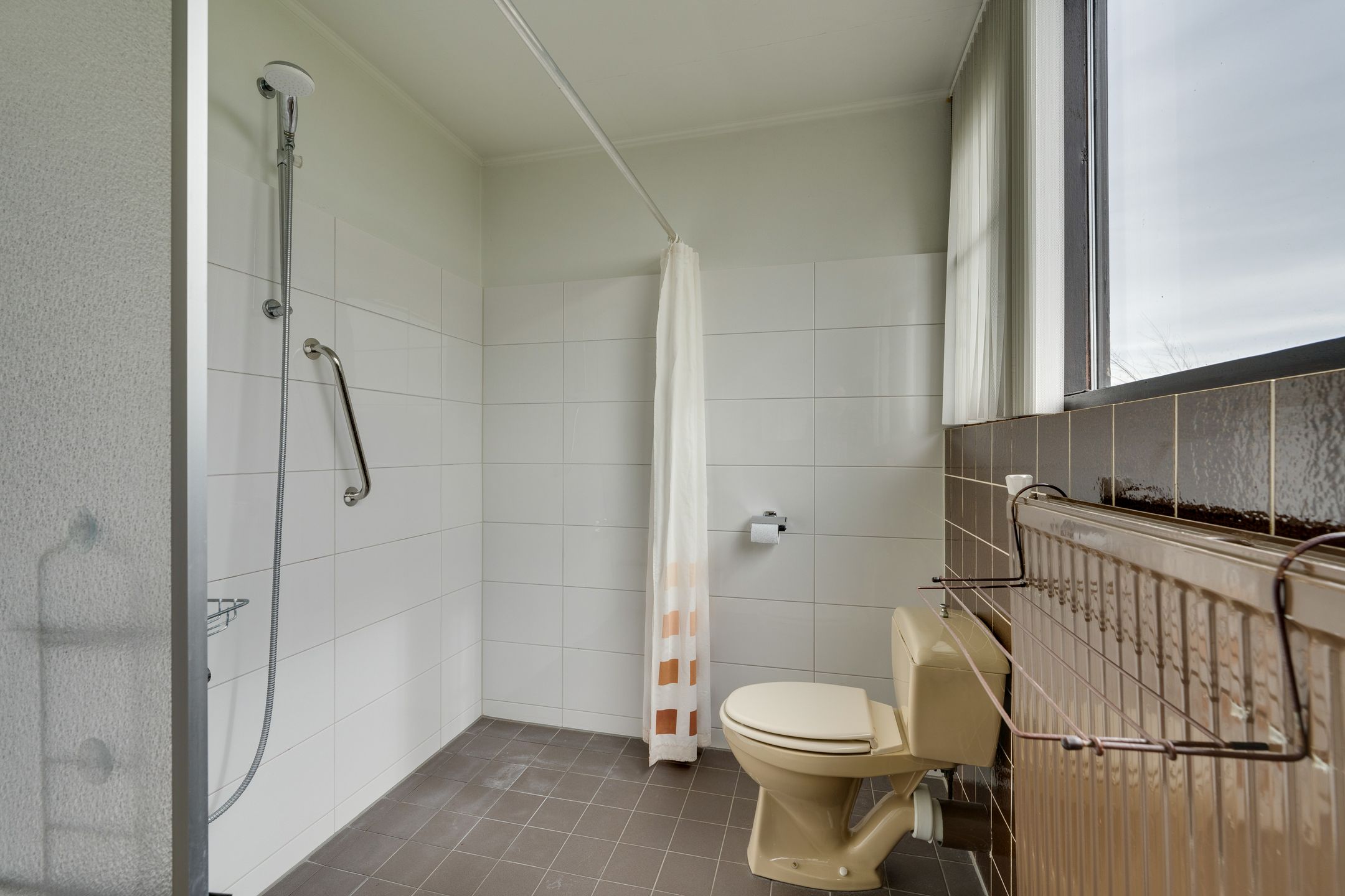 Photo 57 of Grosthuizen 83-A