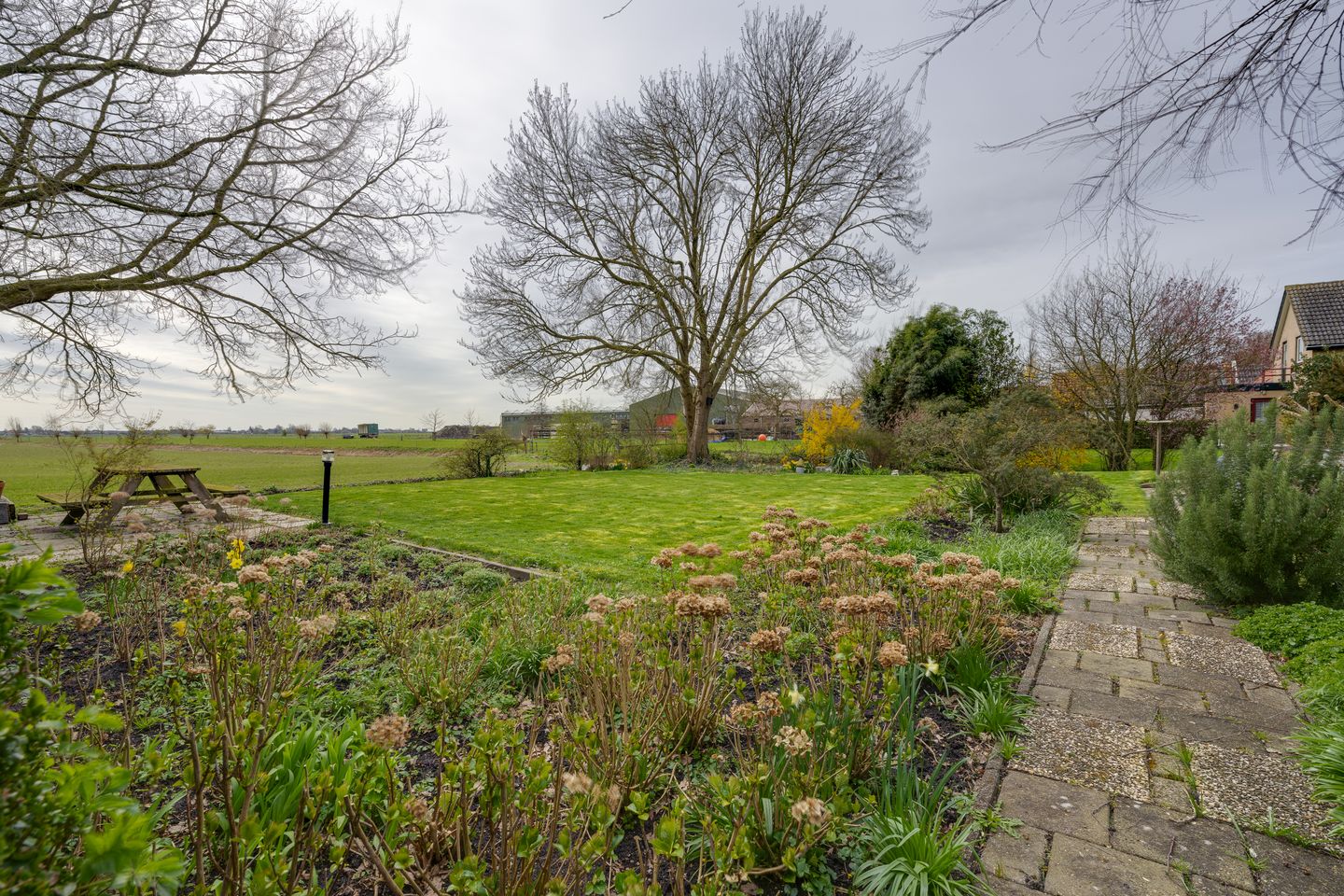 Photo 35 of Grosthuizen 83-A