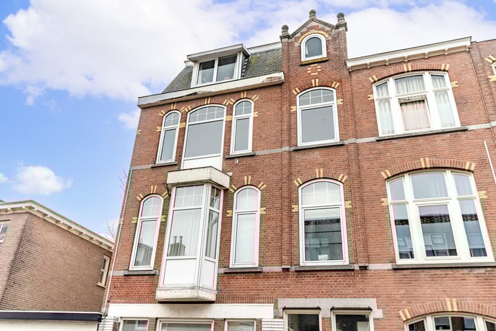 Photo 3 of Van Beuningenstraat 56