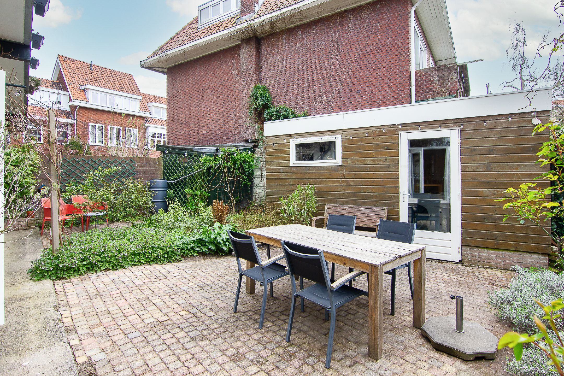 Charming ground floor apartment with south-facing garden in Haarlem's Amsterdamsebuurt — 42