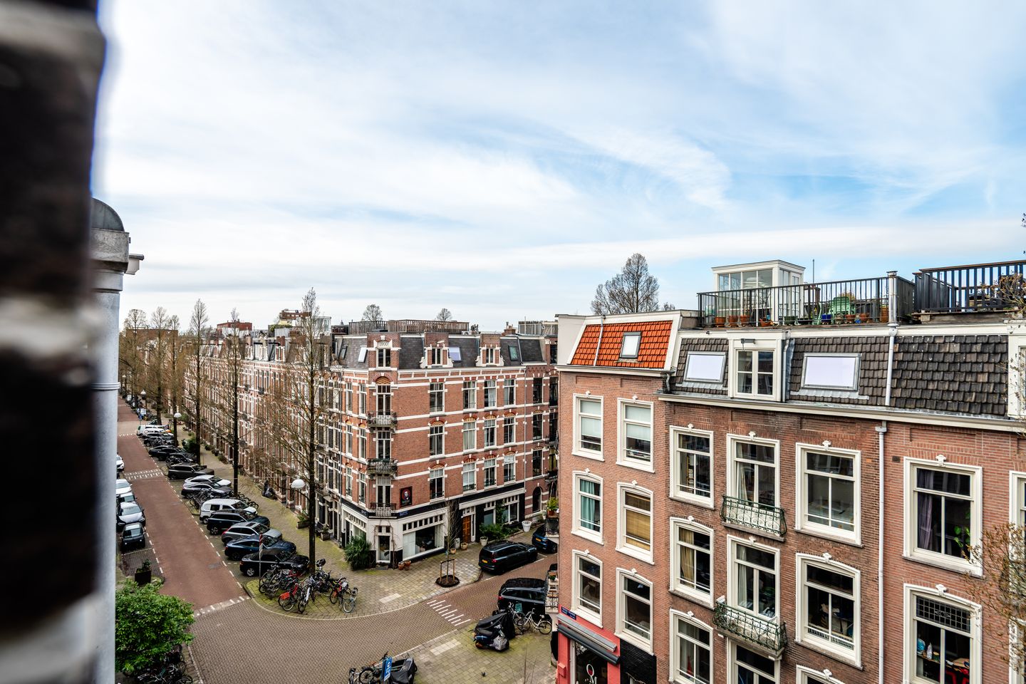 Light-filled two-room apartment with south-facing balcony and roof terrace in classic Amsterdam building near Vondelpark — 19