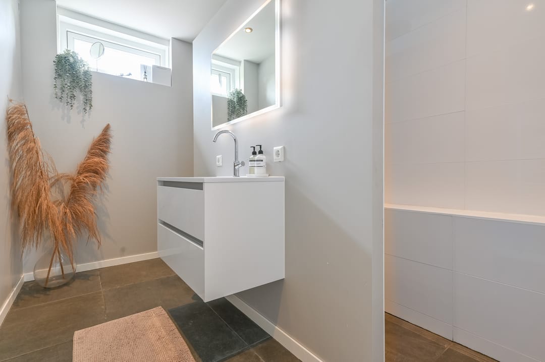 Move-in ready modern terraced home in Holzenbosch — 28