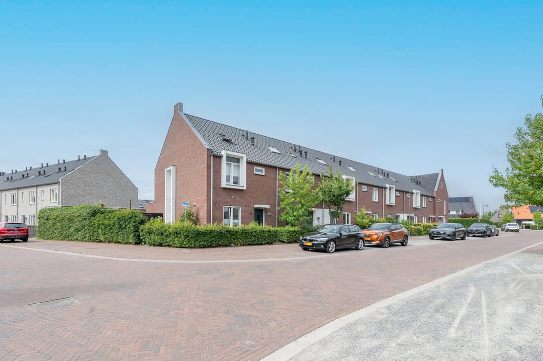 Move-in ready modern terraced home in Holzenbosch — 46