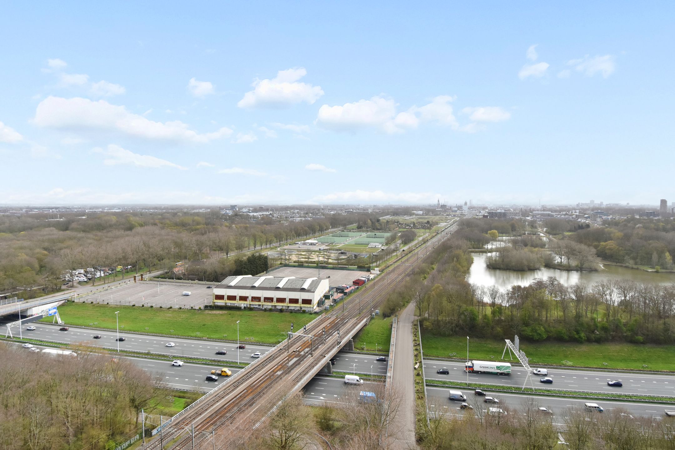 Foto 15 van Klaroenstraat 385