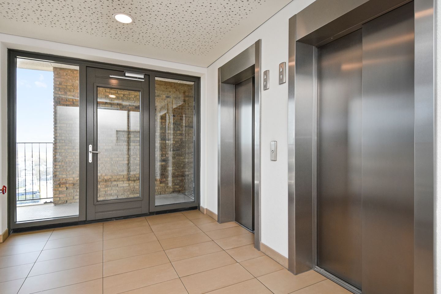 Foto 34 van Klaroenstraat 385