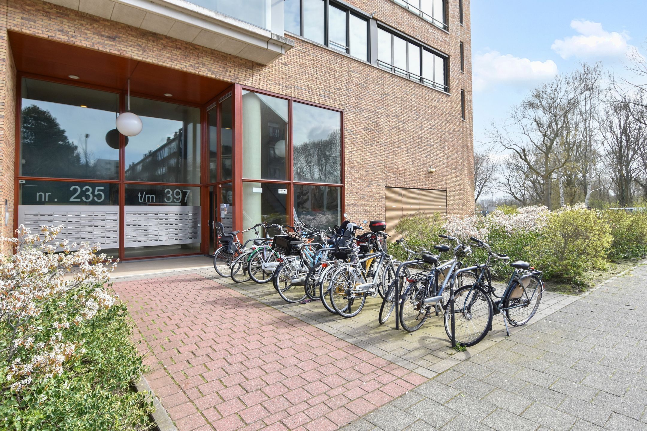 Foto 36 van Klaroenstraat 385