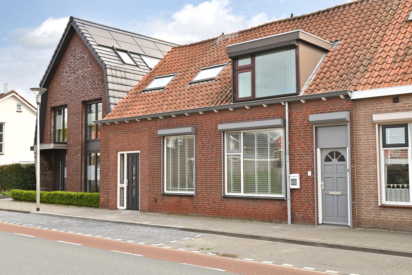 Photo 1 of Burgemeester van Loonstraat 60