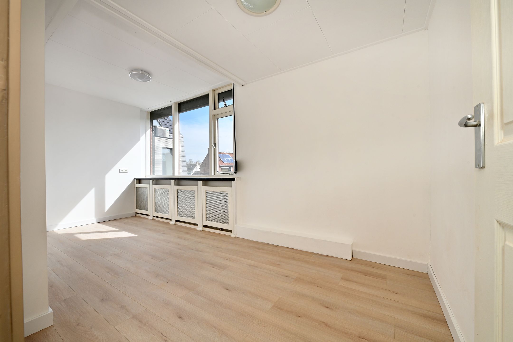 Move-in Ready Terraced Home with 3 Bedrooms in Steenbergen Centre — 12