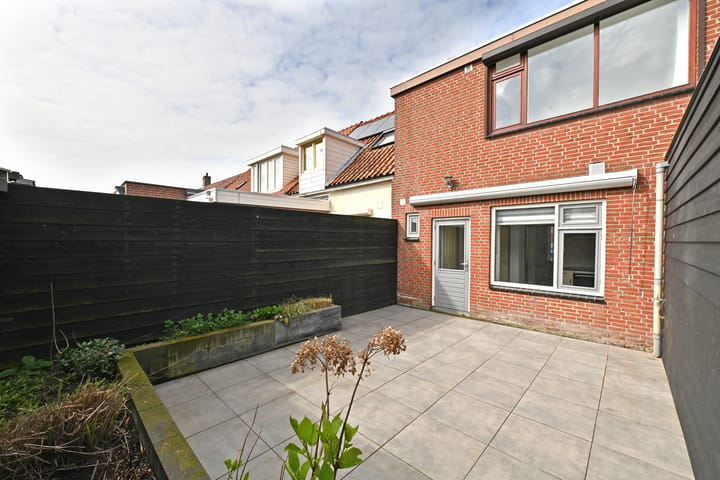 Photo 2 of Burgemeester van Loonstraat 60