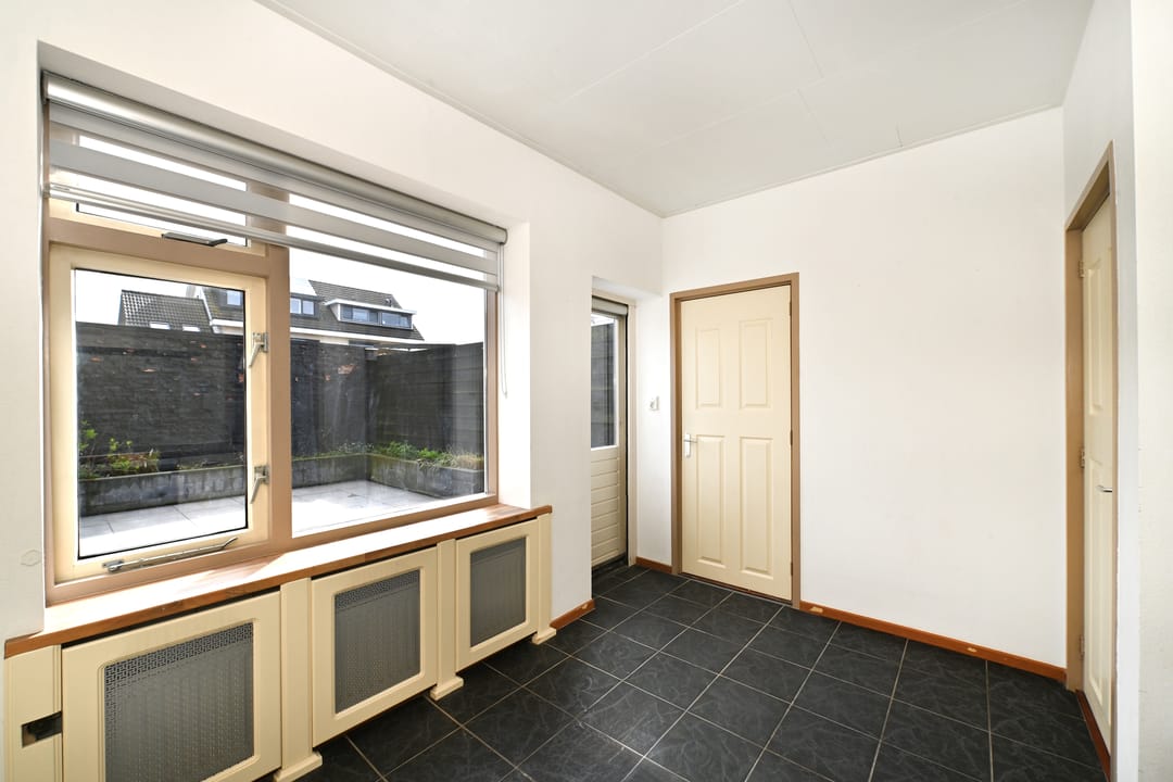 Move-in Ready Terraced Home with 3 Bedrooms in Steenbergen Centre — 8