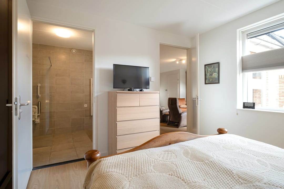 Photo 16 of Julianastraat 54