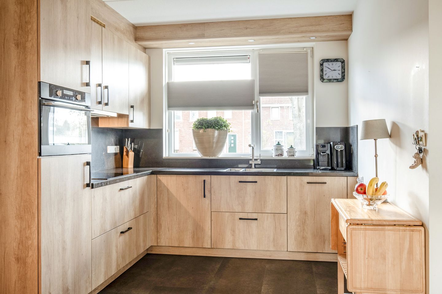 Photo 10 of Julianastraat 54