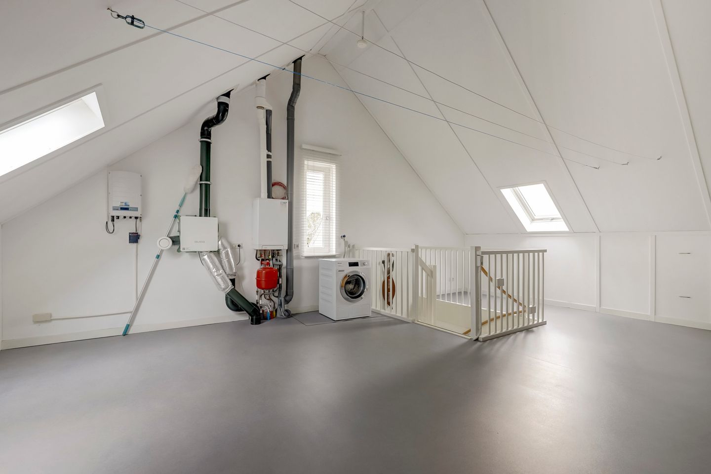 Modern Semi-Detached Family Home with Spacious Garden and Garage in De Heeswijkse Kampen — 40