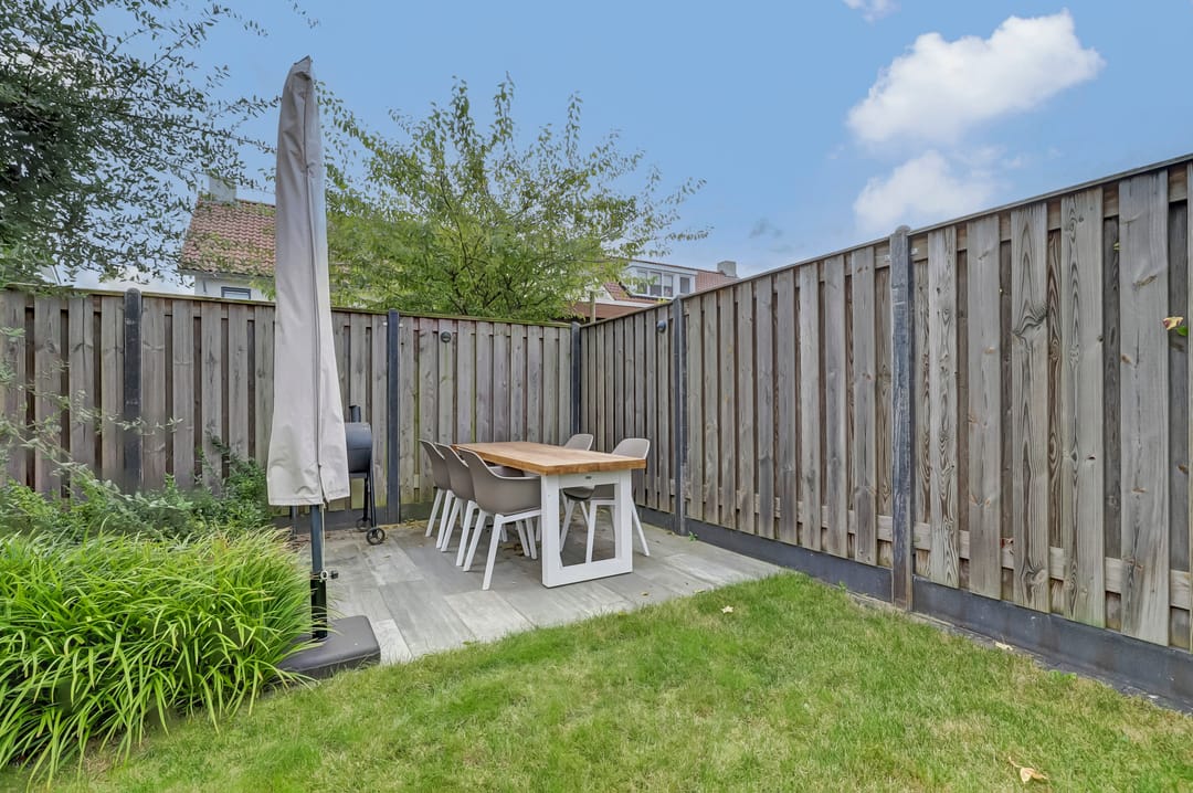 Modern Semi-Detached Family Home with Spacious Garden and Garage in De Heeswijkse Kampen — 47