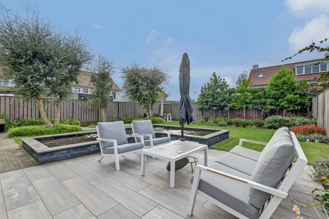 Modern Semi-Detached Family Home with Spacious Garden and Garage in De Heeswijkse Kampen — 46