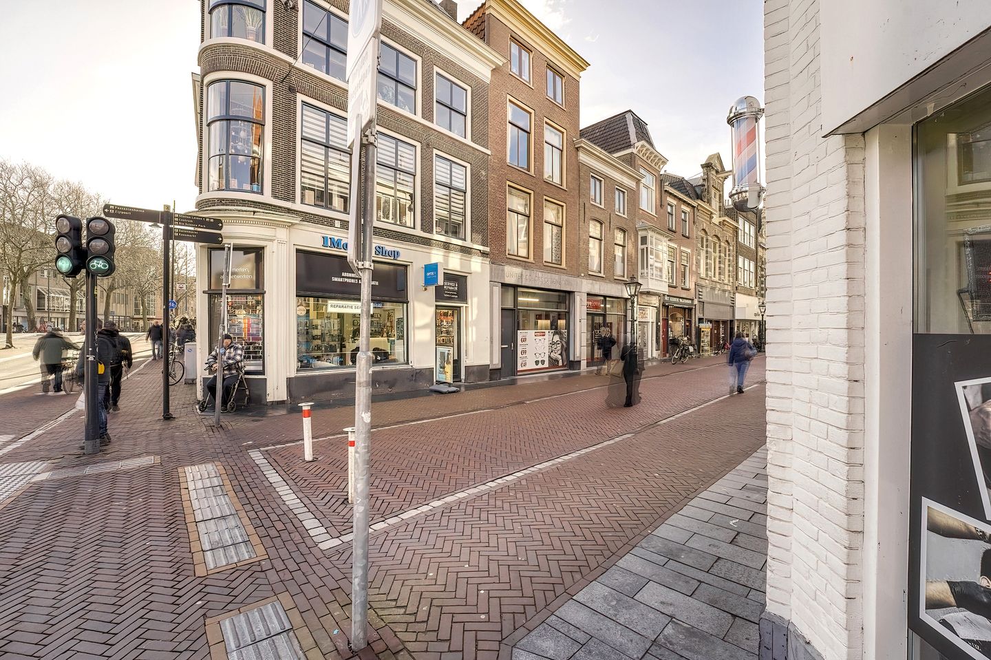 View photo 5 of Haarlemmerstraat 253