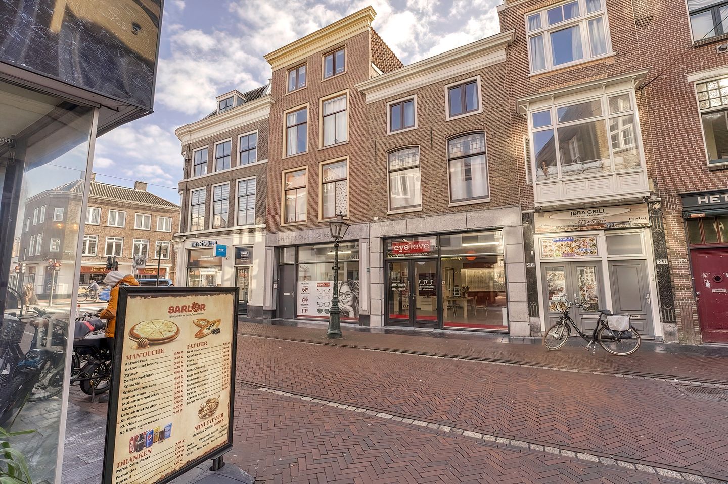 View photo 4 of Haarlemmerstraat 253