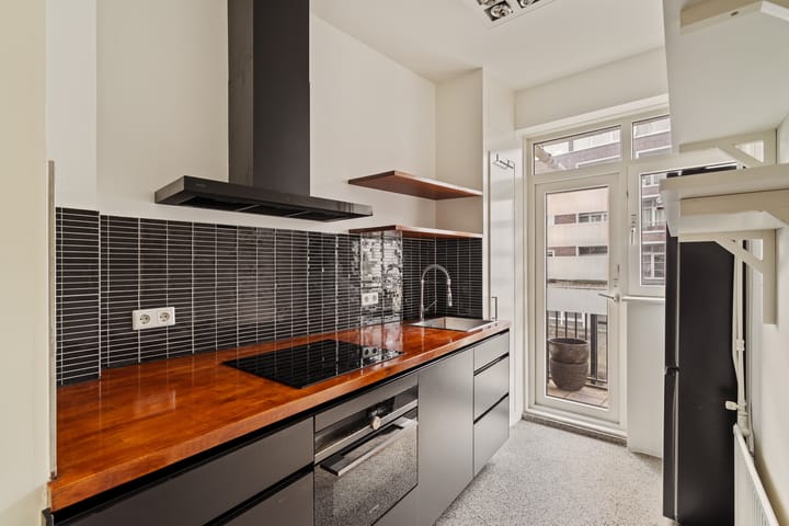 Photo 2 of Meent 17-B