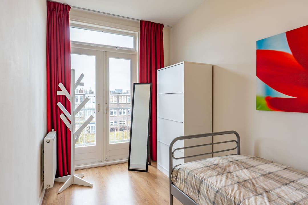 Photo 22 of van Naeltwijckstraat 44