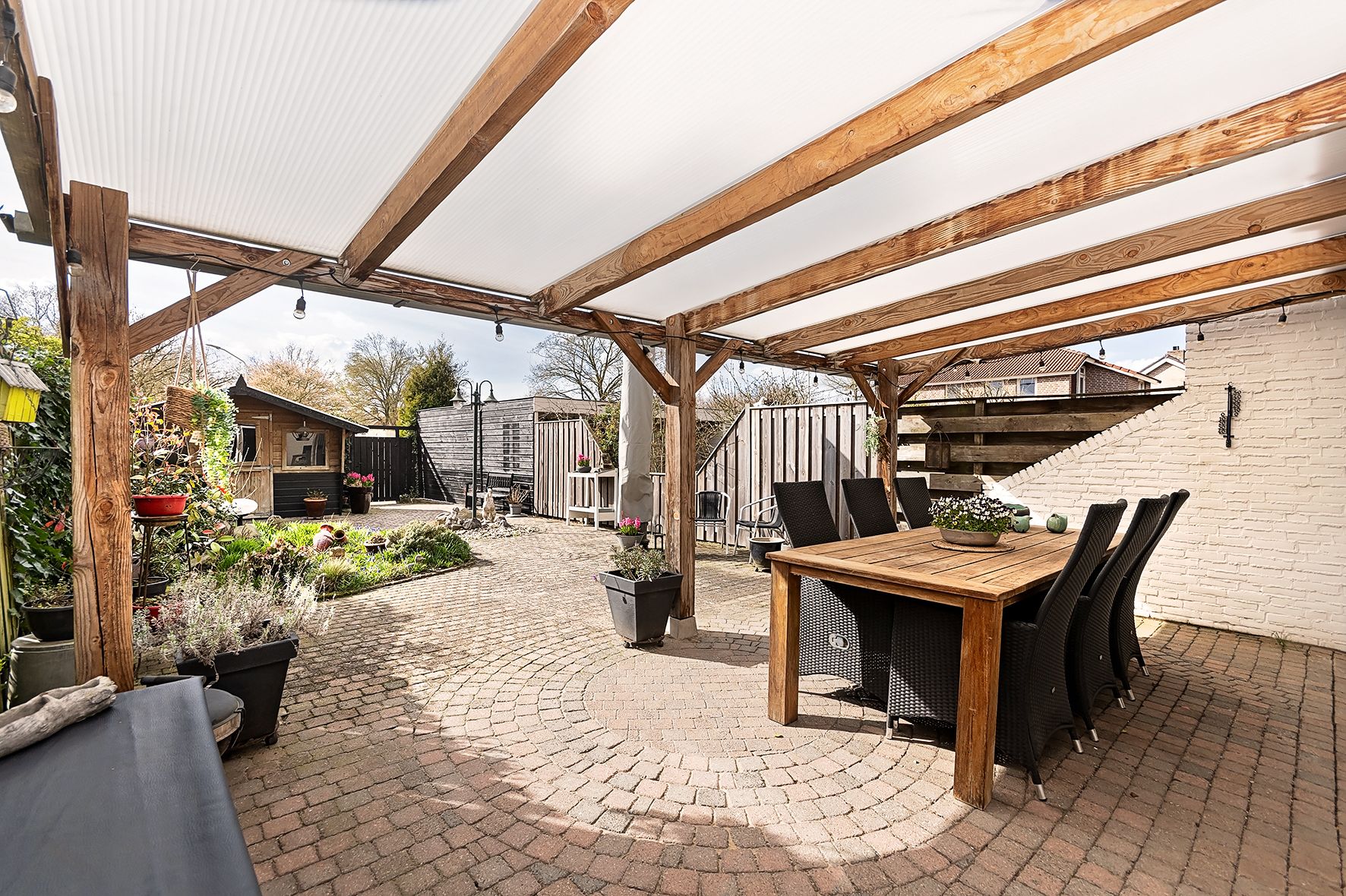 Spacious Family Home with Southwest-Facing Garden in Malden-West — 27
