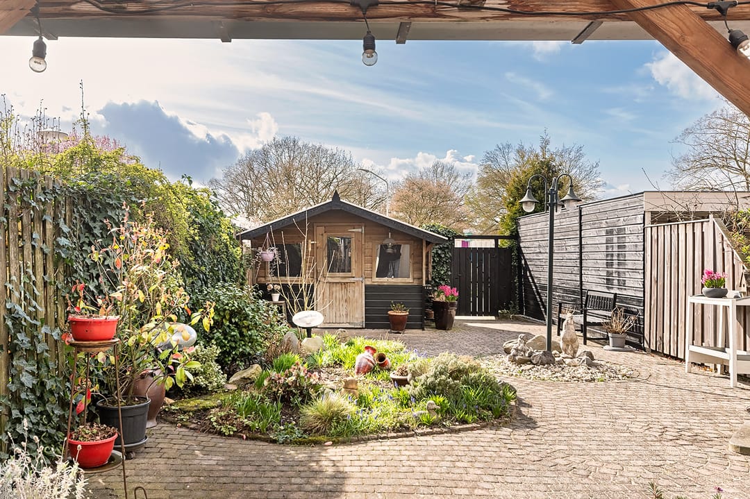 Spacious Family Home with Southwest-Facing Garden in Malden-West — 31