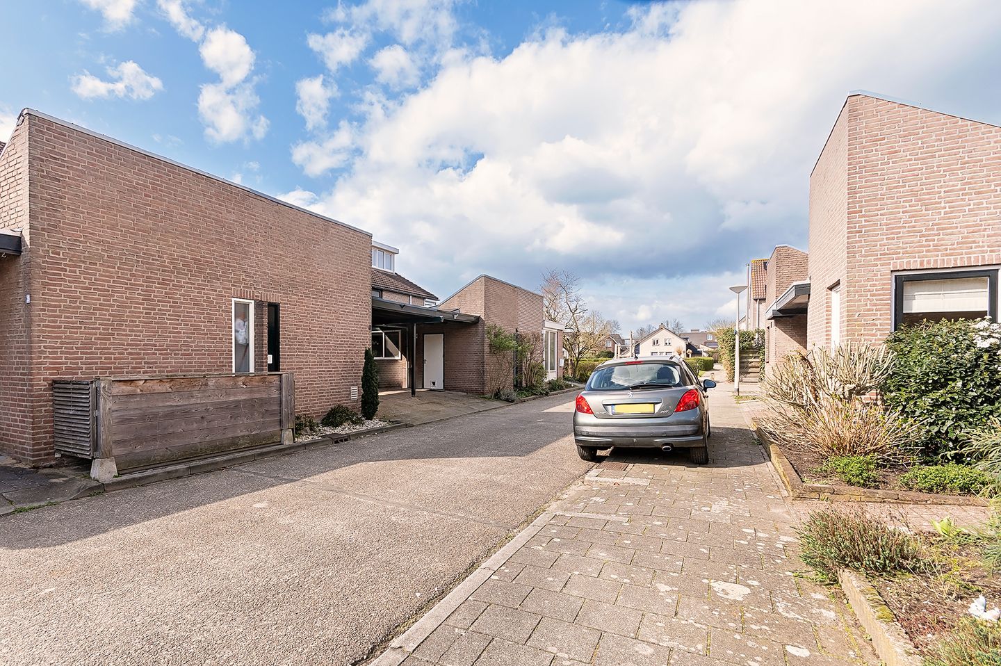 Spacious Family Home with Southwest-Facing Garden in Malden-West — 34