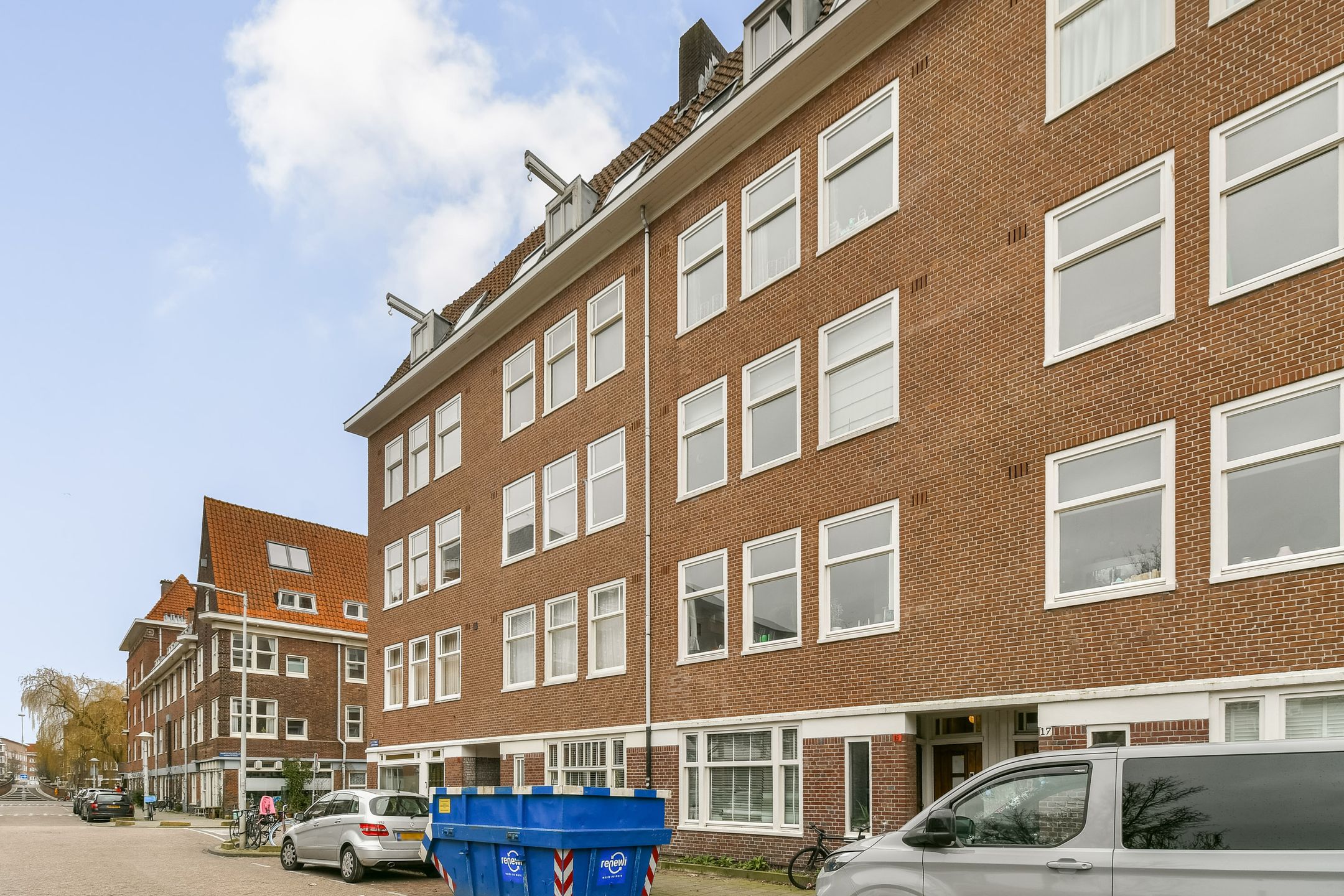 Renovated Three-Room Apartment in Popular De Baarsjes — 18