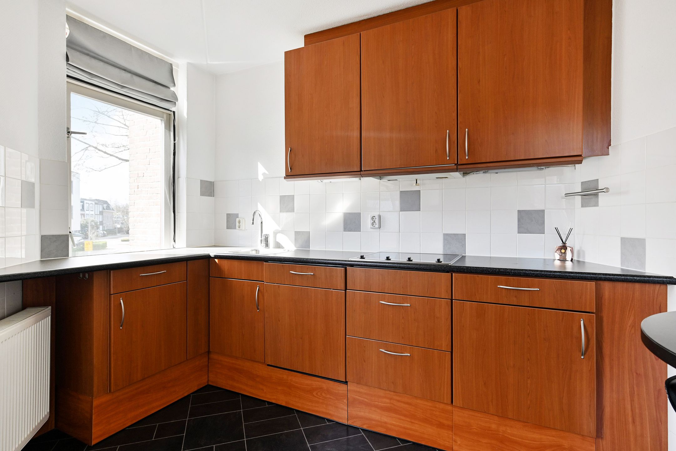 Well-maintained 2-room apartment with southeast facing balcony in quiet Houtwijk — 18