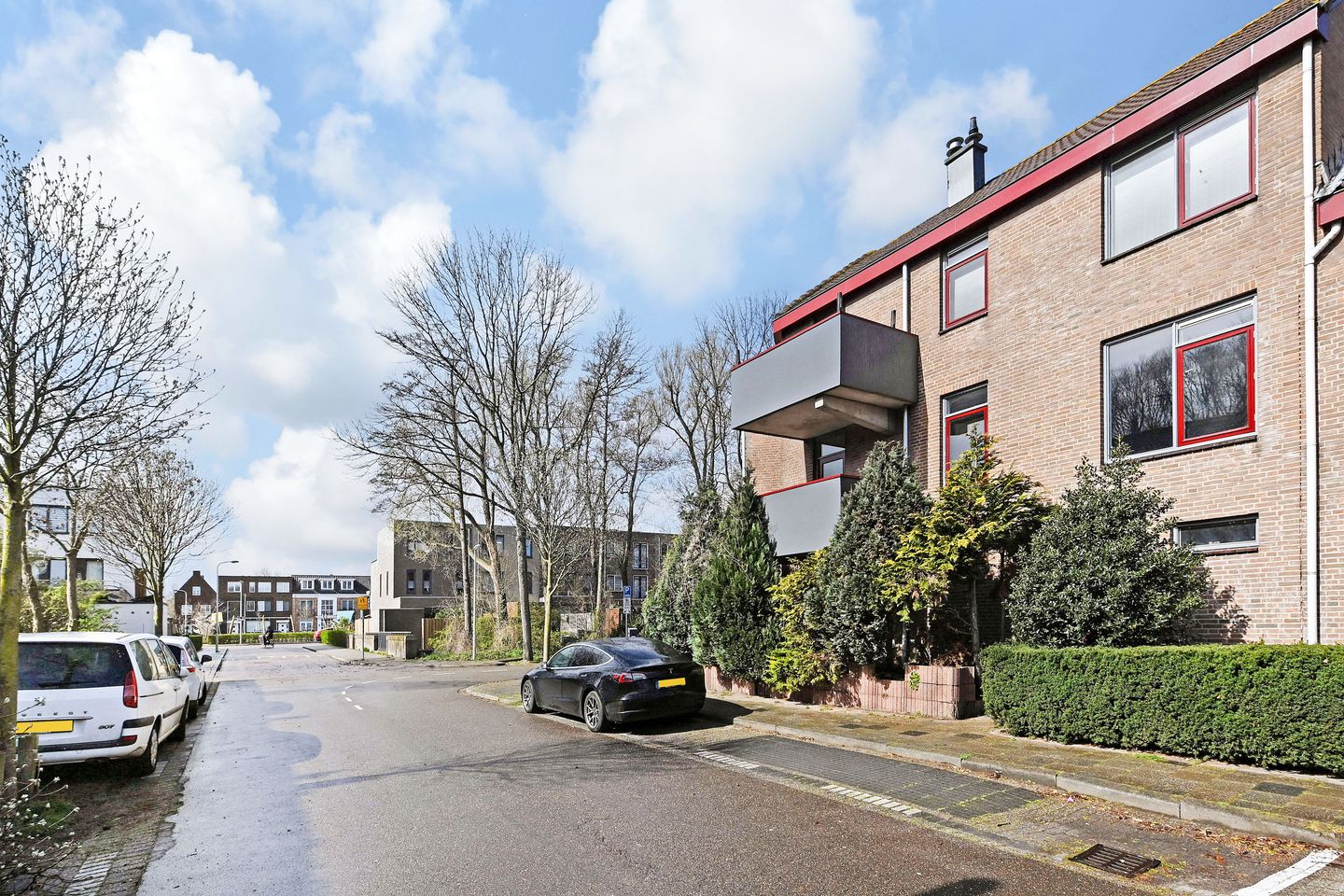 Well-maintained 2-room apartment with southeast facing balcony in quiet Houtwijk — 25