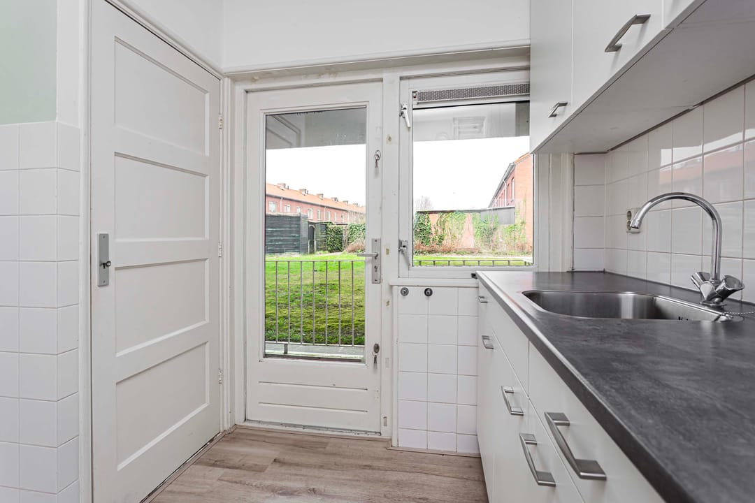 Charming Ground Floor Apartment with Two Balconies in Green Randenbroek — 16