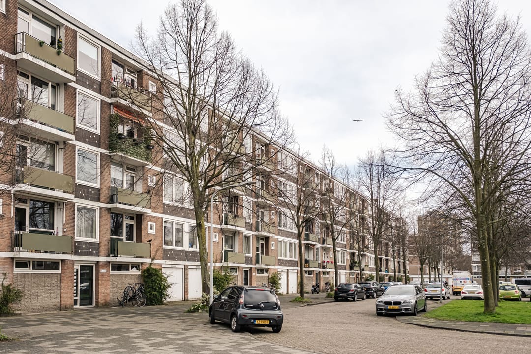 Modern 3-room apartment with two sunny balconies in Haarlem — 22