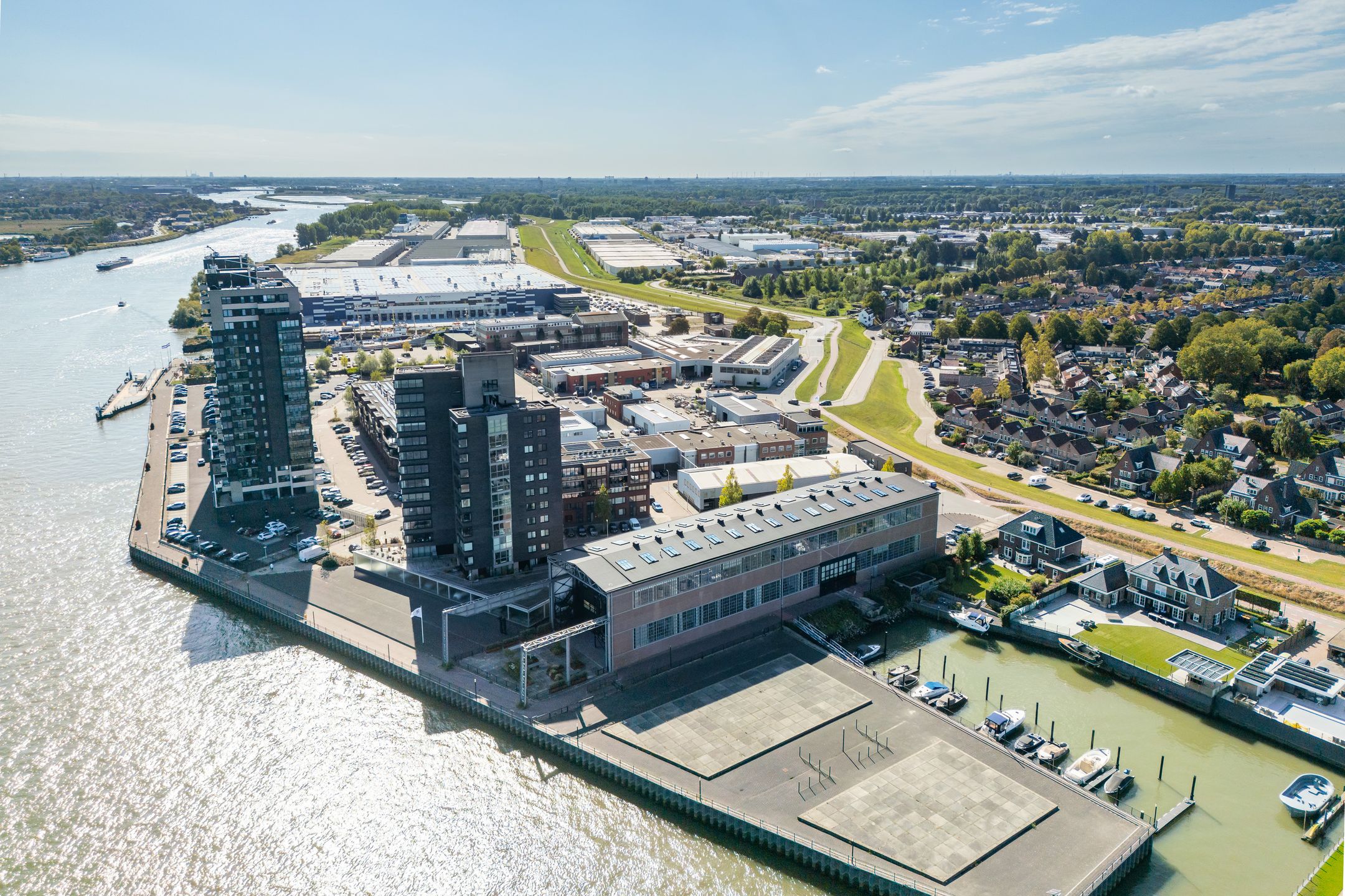Unique Monumental Loft with River Views and Private Boat Slip — 33