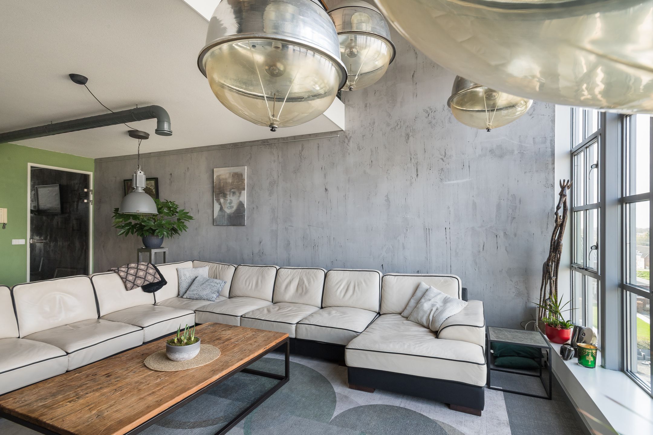 Unique Monumental Loft with River Views and Private Boat Slip — 12