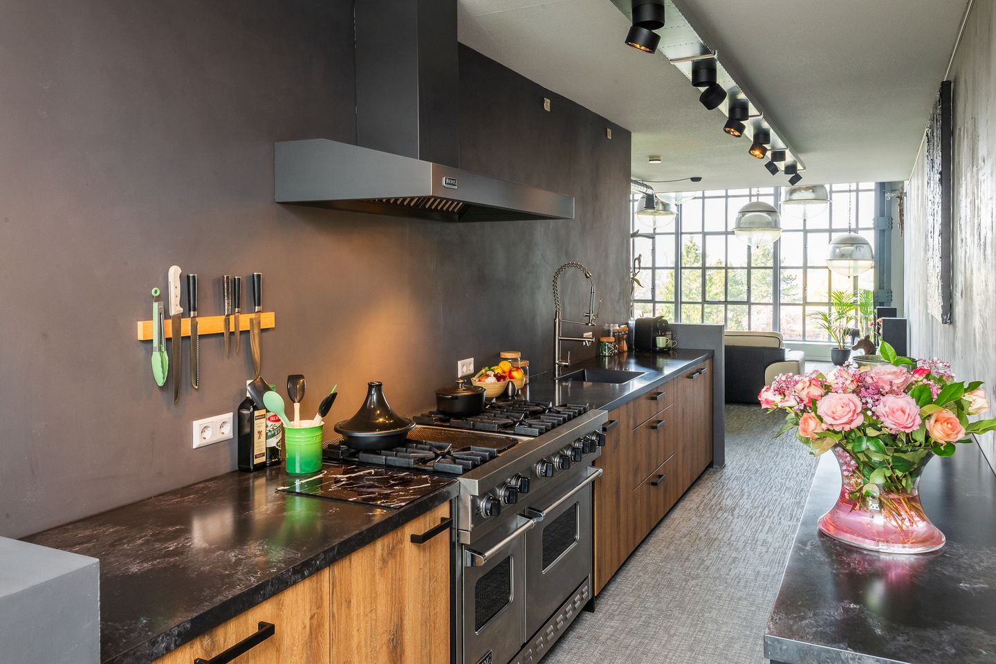Unique Monumental Loft with River Views and Private Boat Slip — 14