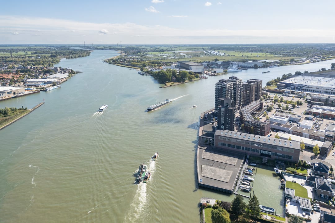 Unique Monumental Loft with River Views and Private Boat Slip — 37
