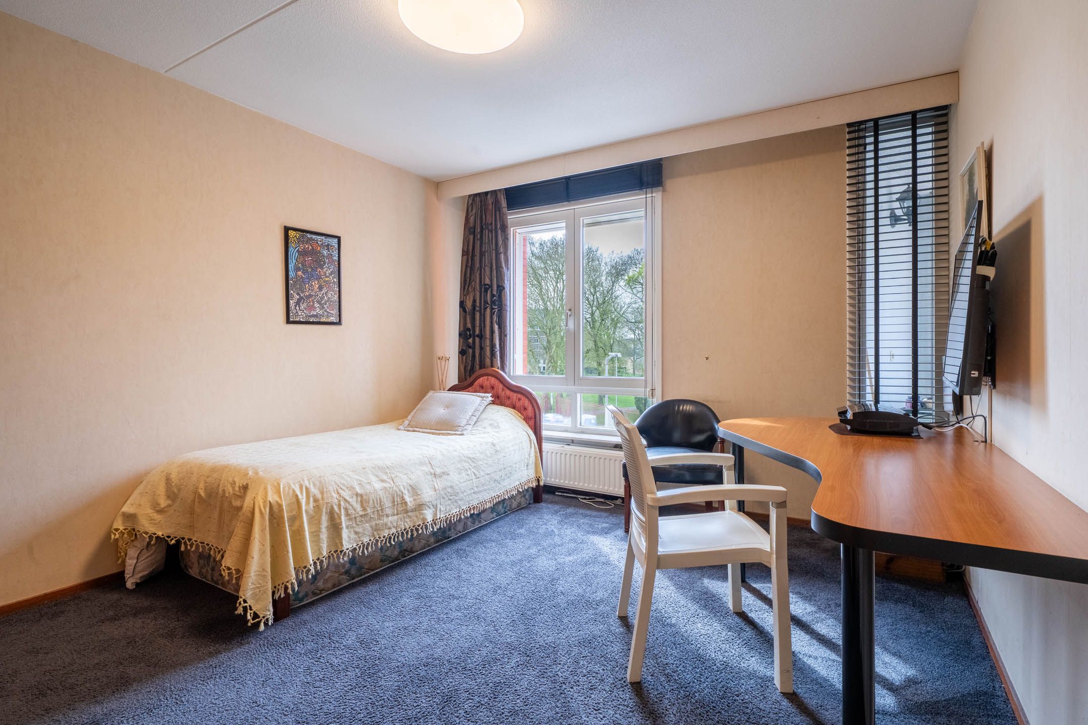 Spacious Apartment with Three Bedrooms and Parking Opposite Valkenberg Park in Breda — 18