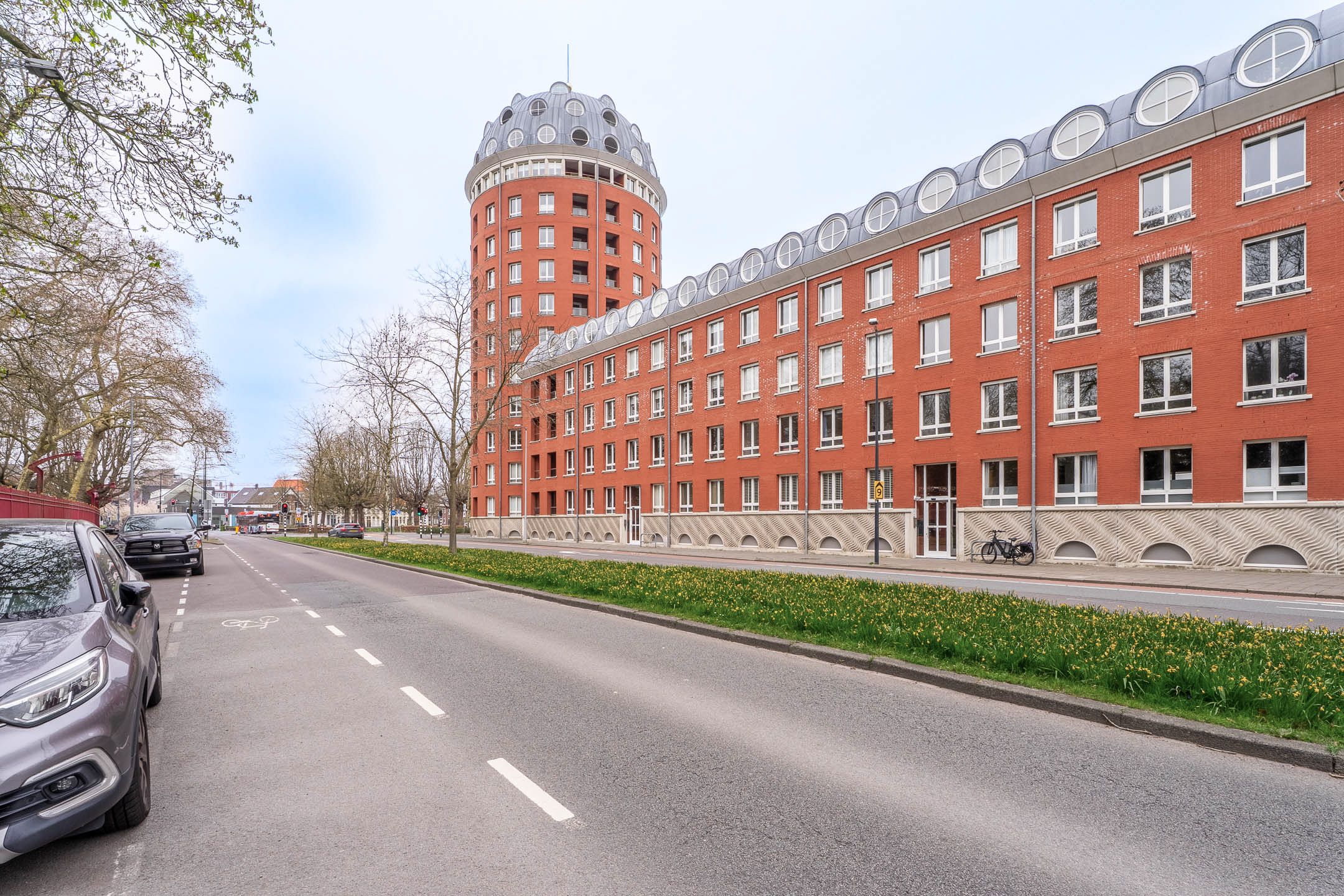 Spacious Apartment with Three Bedrooms and Parking Opposite Valkenberg Park in Breda — 27
