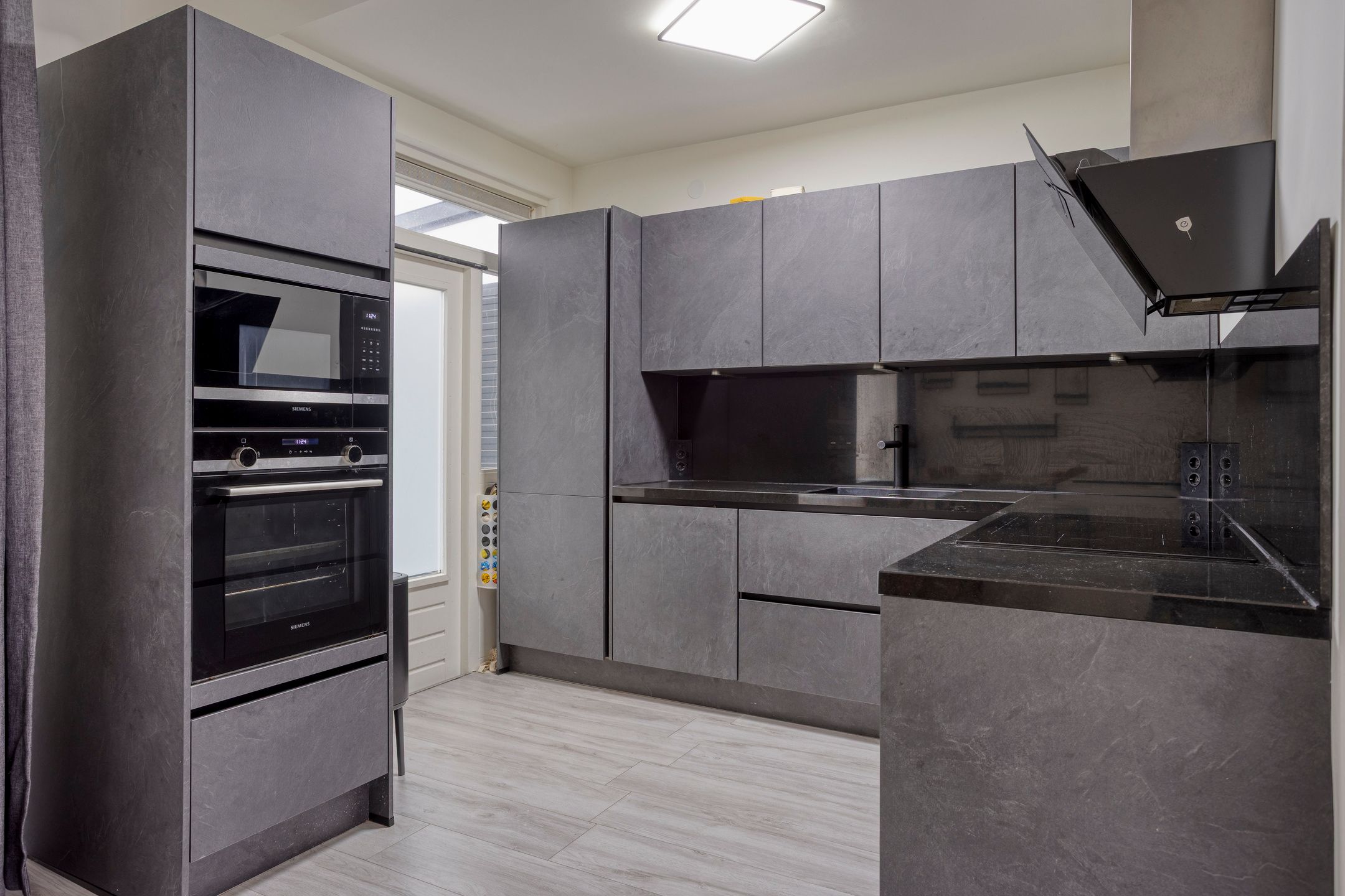 Foto 3 van Mahlerstraat 81