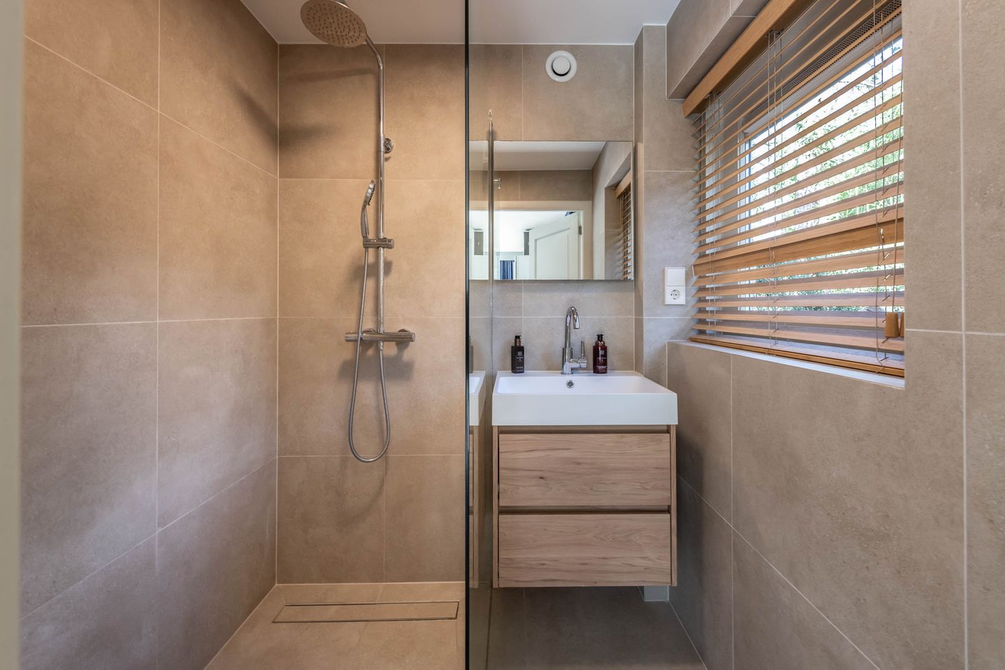 Completely Renovated Split-Level Villa with Southwest Garden Oasis in Aerdenhout — 19