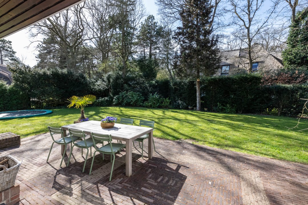 Completely Renovated Split-Level Villa with Southwest Garden Oasis in Aerdenhout — 32