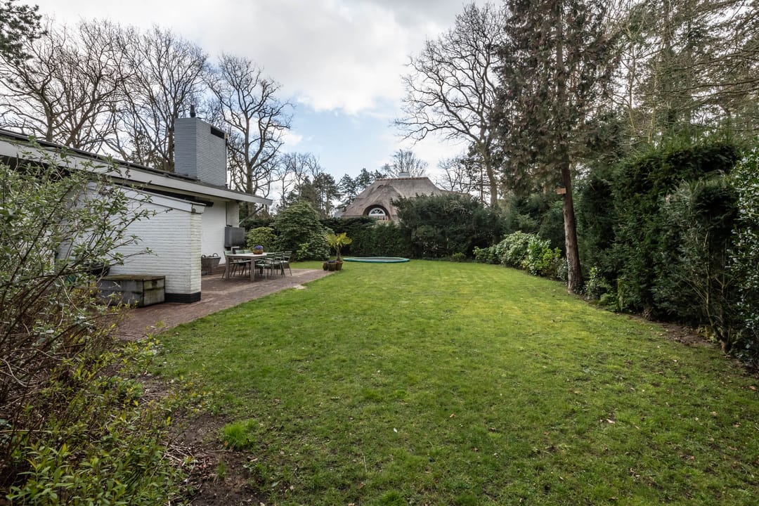 Completely Renovated Split-Level Villa with Southwest Garden Oasis in Aerdenhout — 46
