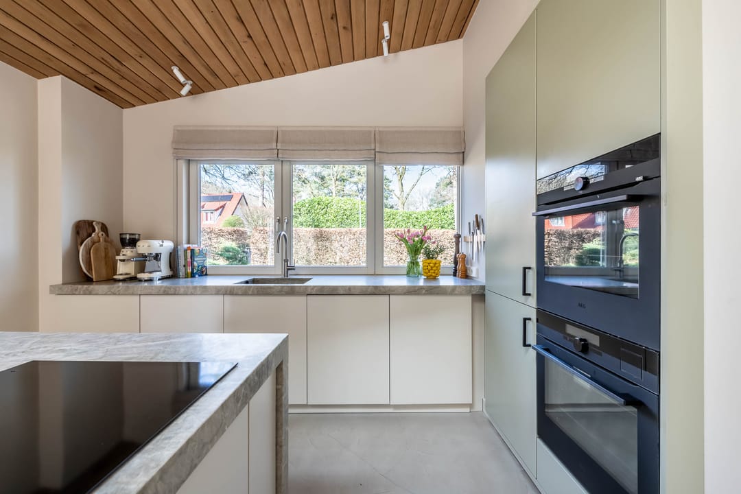 Completely Renovated Split-Level Villa with Southwest Garden Oasis in Aerdenhout — 28