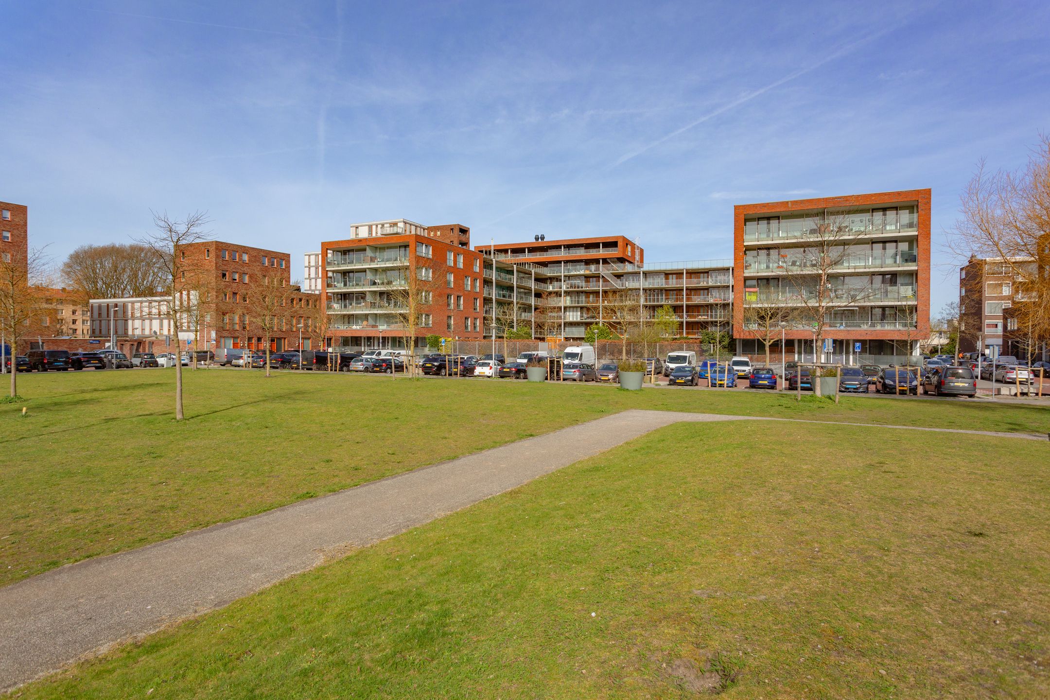 Bright 3-room apartment with sunny south-facing loggia in Amsterdam Nieuw-West — 42