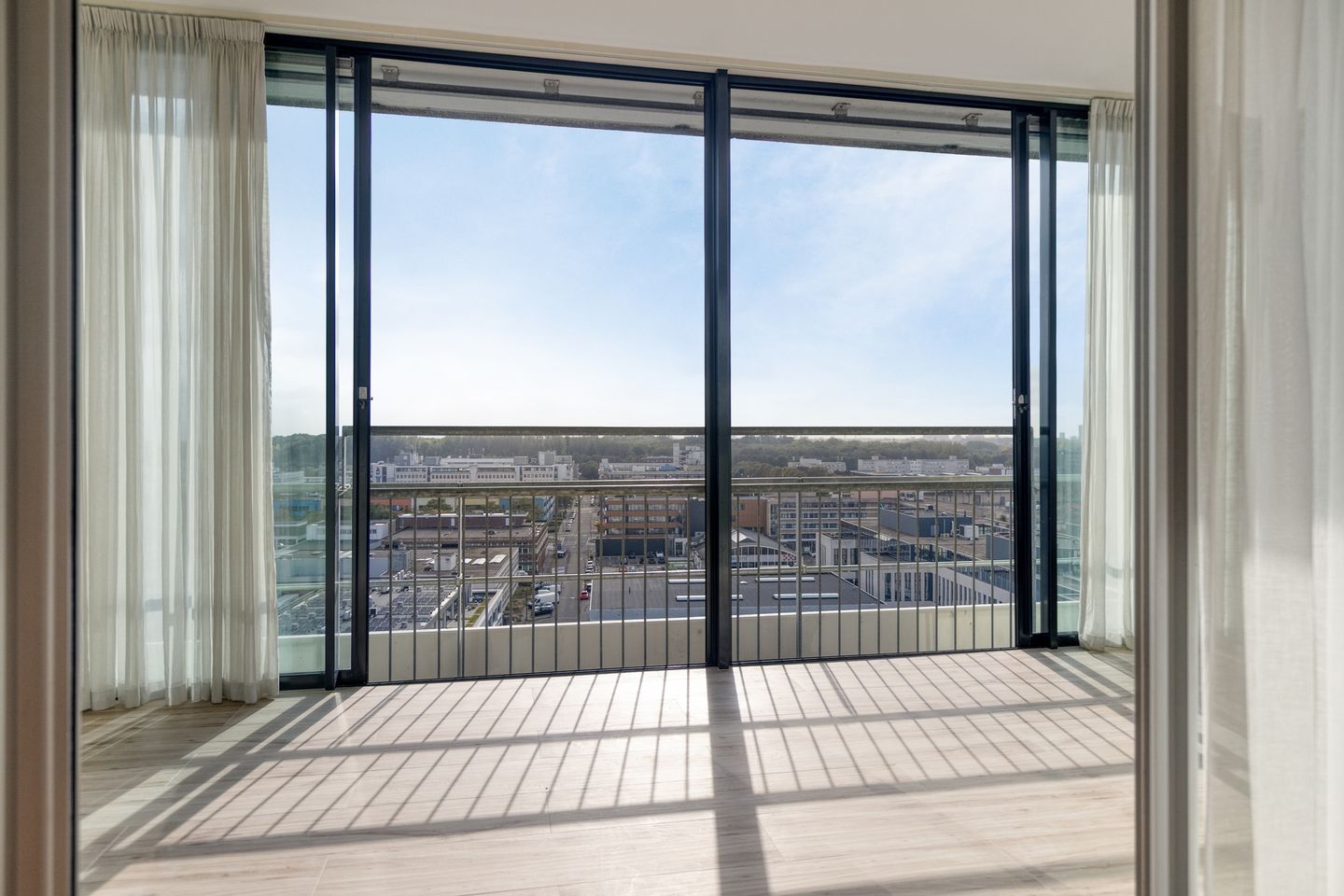 Foto 10 van Sir Winston Churchillln 283-F054