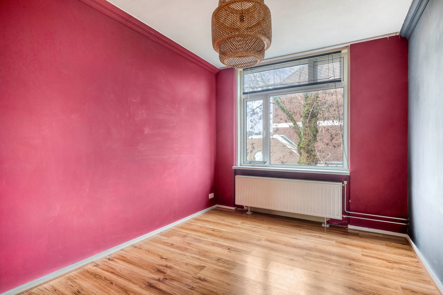 Bright corner apartment with three bedrooms and two balconies in Utrecht — 29