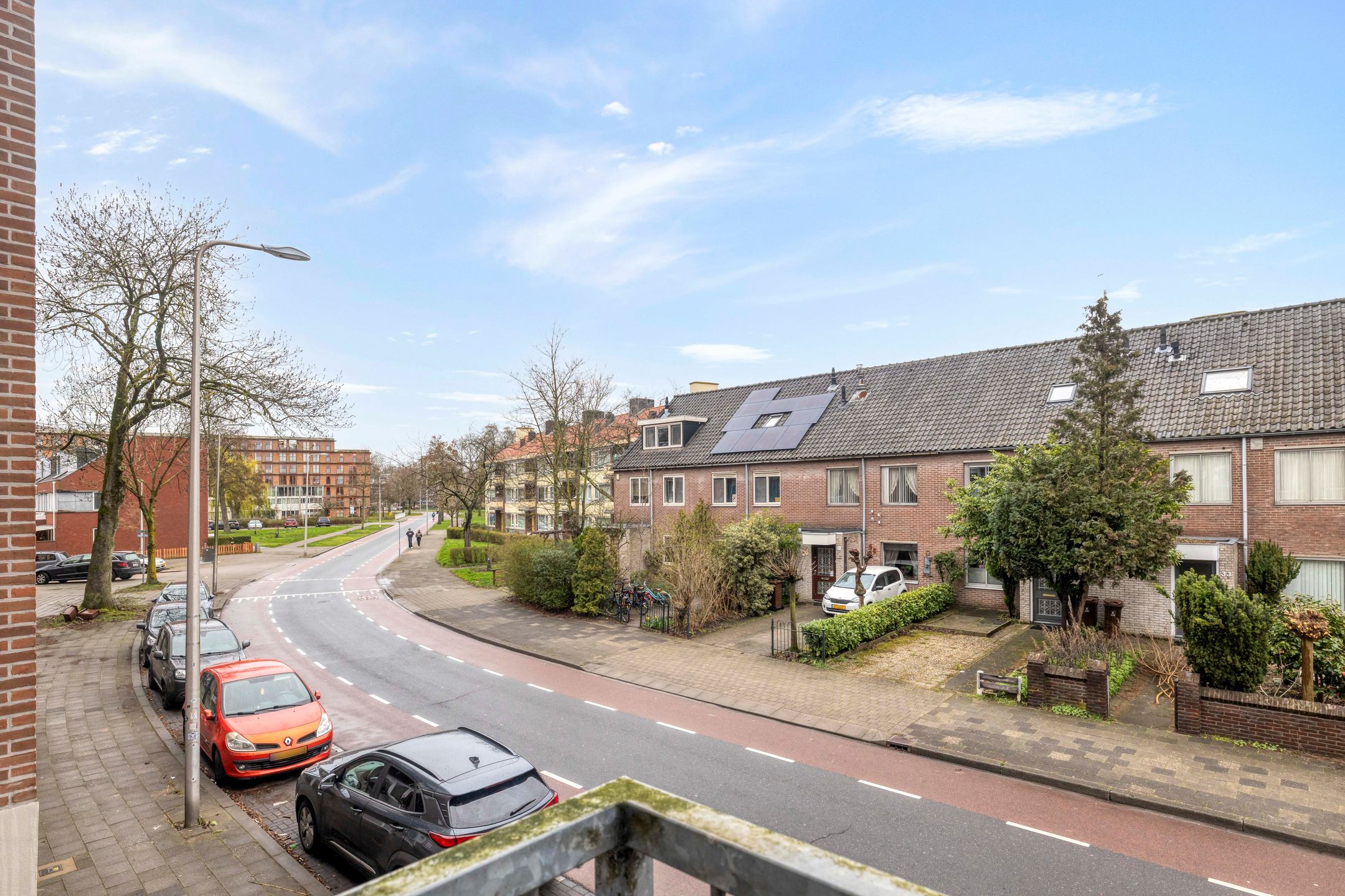 Bright corner apartment with three bedrooms and two balconies in Utrecht — 27