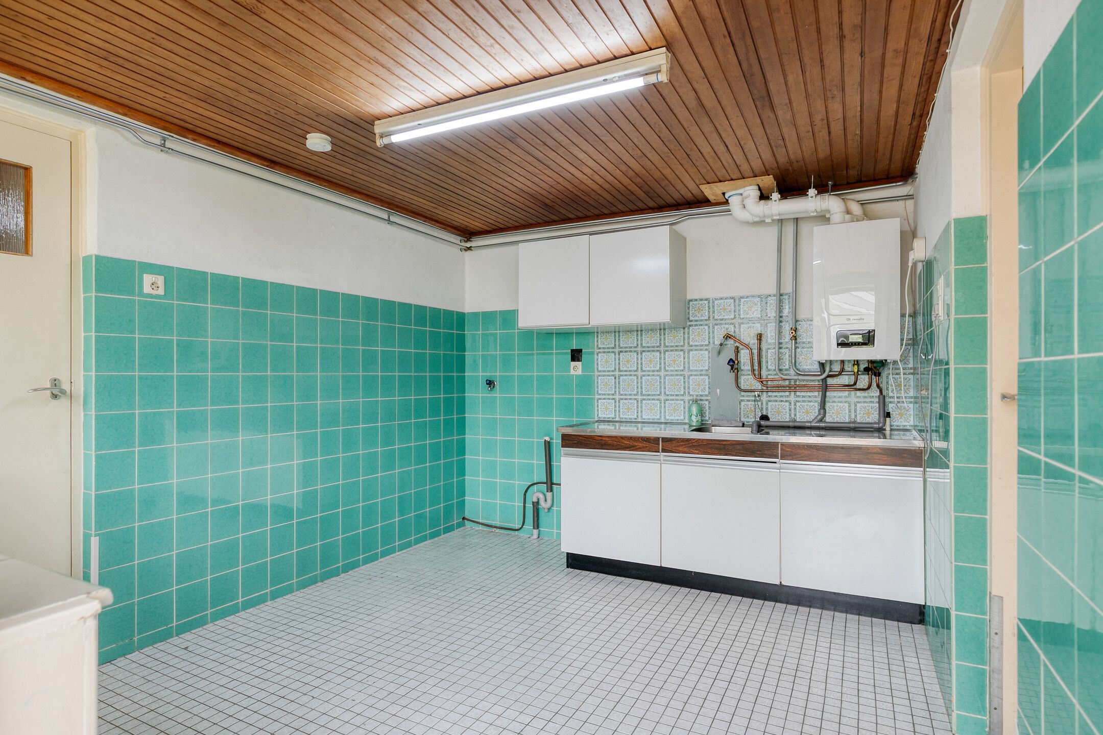 Detached Bungalow with Potential on Spacious Plot in Empel — 18