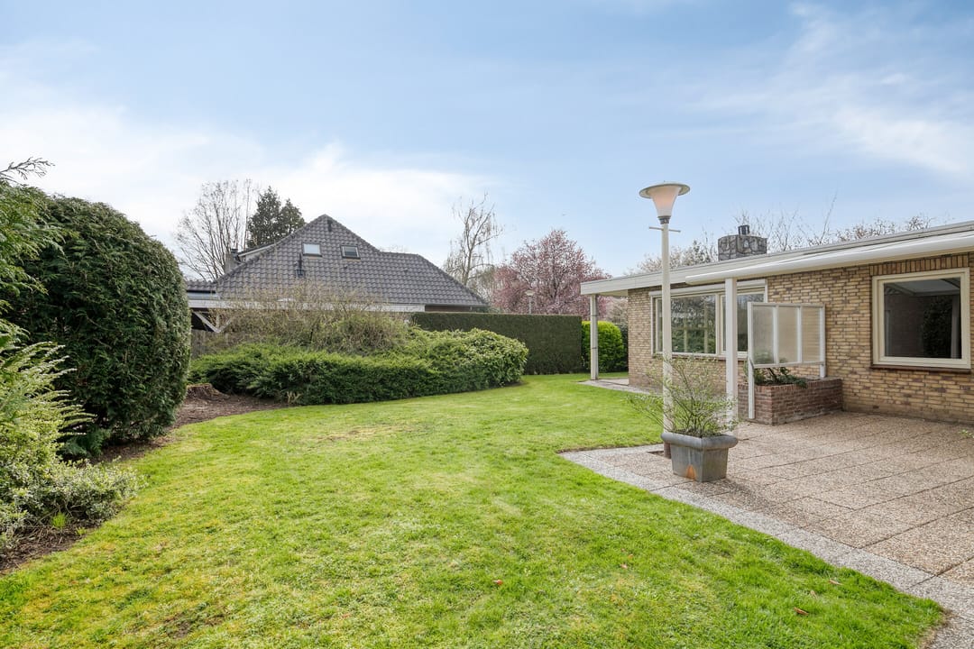 Detached Bungalow with Potential on Spacious Plot in Empel — 26